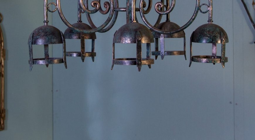 Lampadario in ferro battuto IL 035