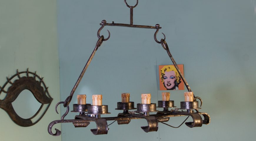 Lampadario in ferro battuto IL 041