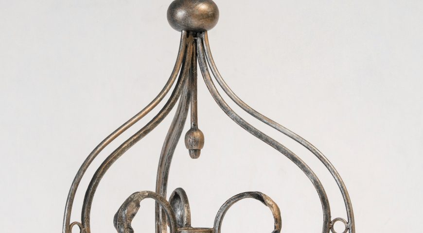 Lampadario in ferro battuto IL 043