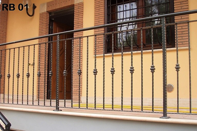 Ringhiera per balconi in ferro battuto