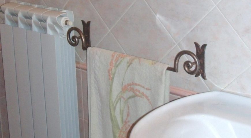 Porta asciugamani in ferro battuto AB 03