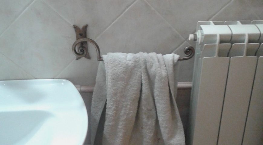 Porta asciugamani in ferro battuto AB 04