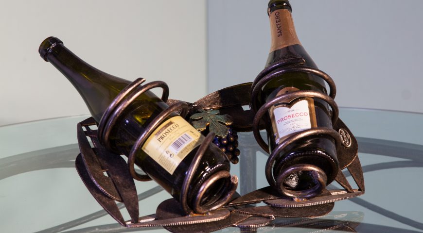 Porta bottiglie in ferro battuto CA 49