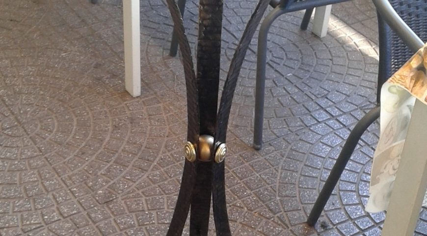 Posacenere in ferro battuto CA 66