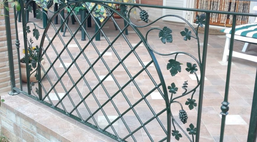 Ringhiera per balcone in ferro battuto RB 13