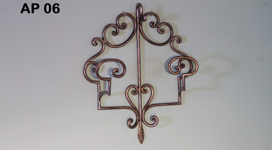 Appendiabiti in ferro battuto AP 06