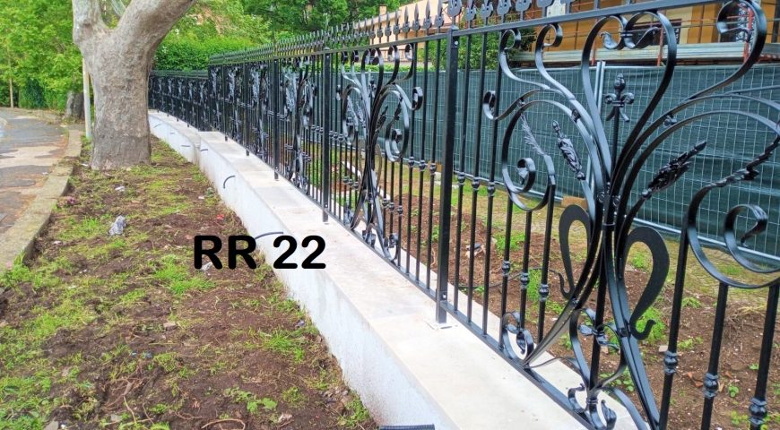 Ringhiera per recinto in ferro battuto RR 22