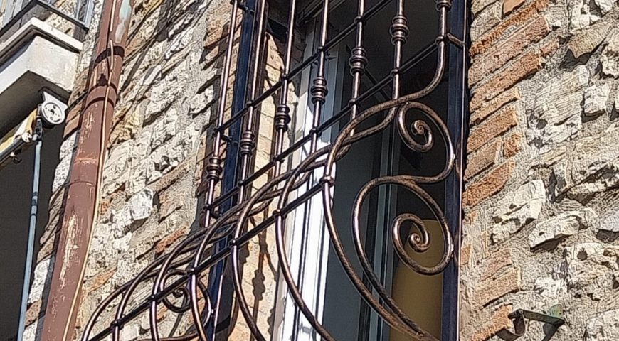 Grata di protezione in ferro battuto GP 17